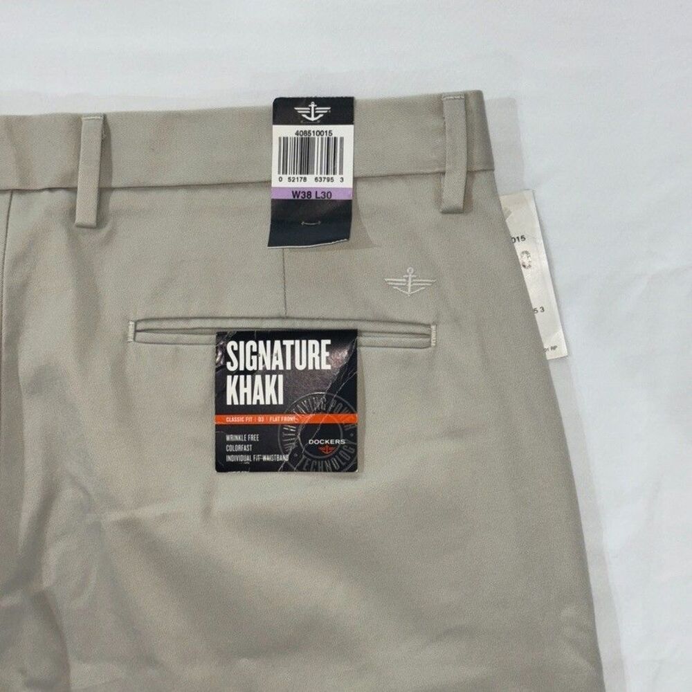 Dockers Signature Khaki Pants Mens 38x30 Tan Classic Fit Wrinkle-Free NWT